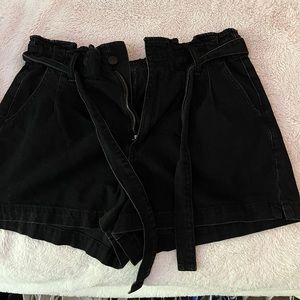 shorts with belt
